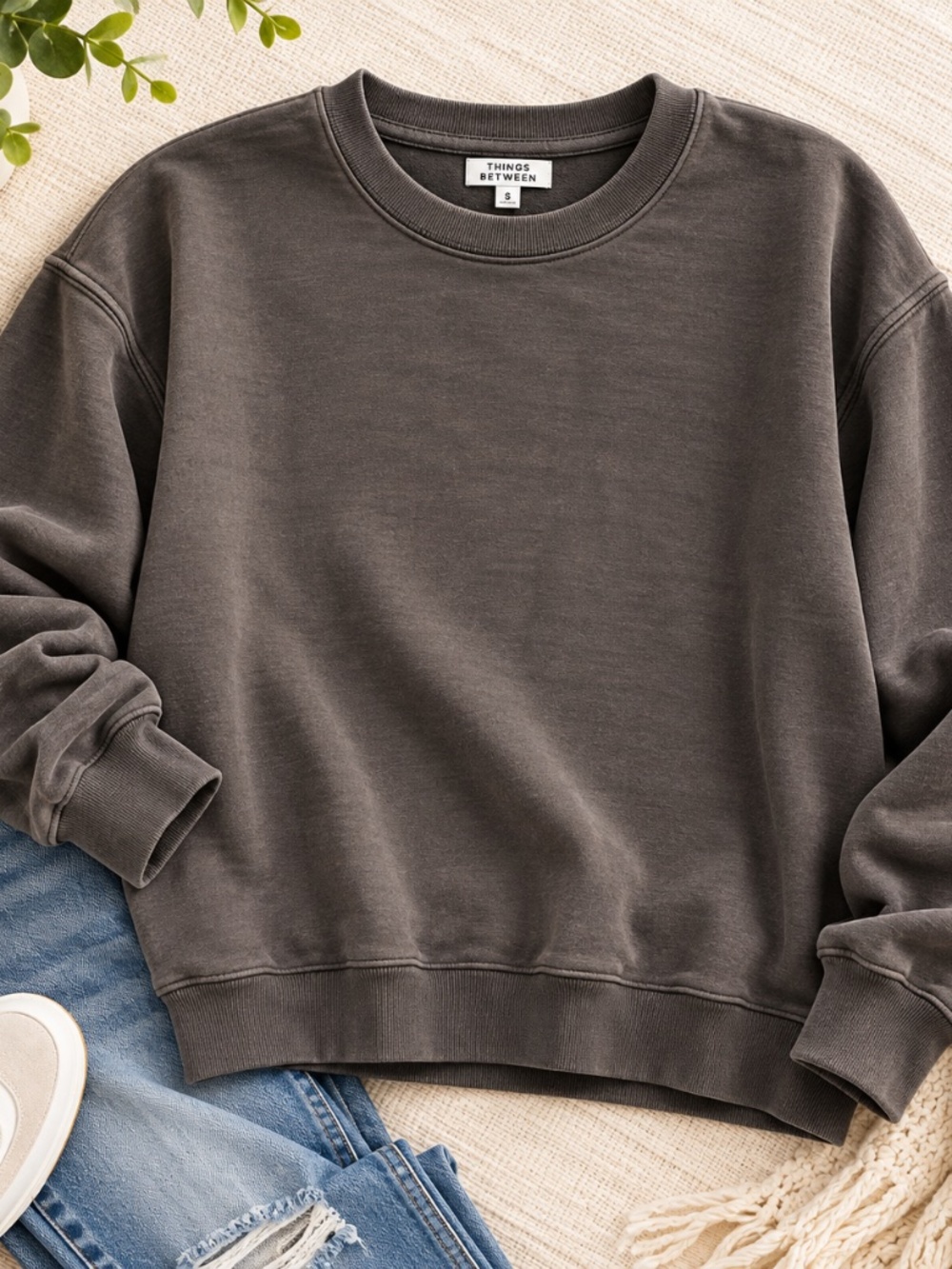 Things Between Sweatshirt Sz Small